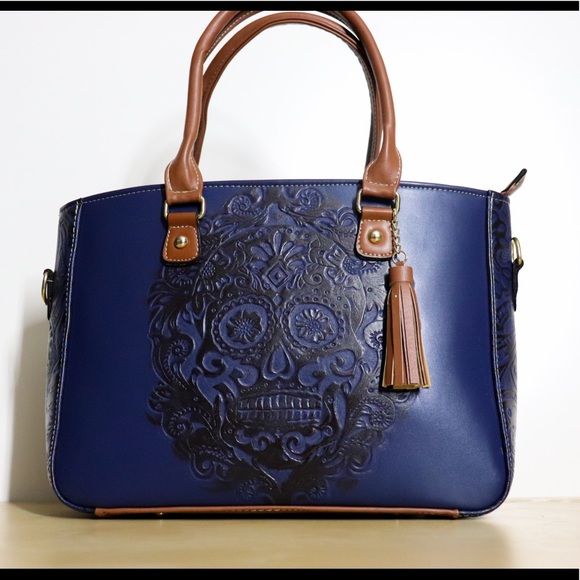 Elisa skull engraved handmade bag/crossbody - Picture 6 of 9